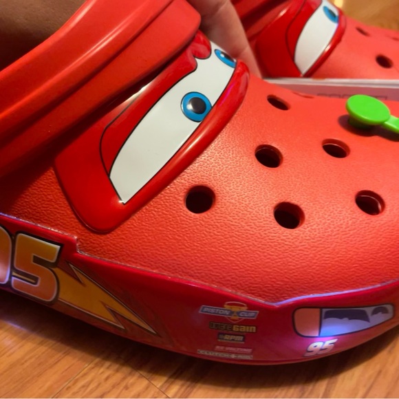 Crocs - Lightning McQueen/Adult - NWT! - Picture 6 of 6